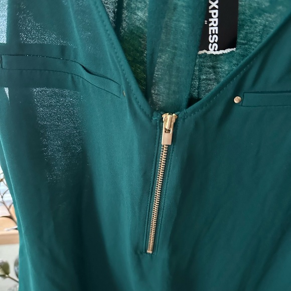 Top - Picture 2 of 3